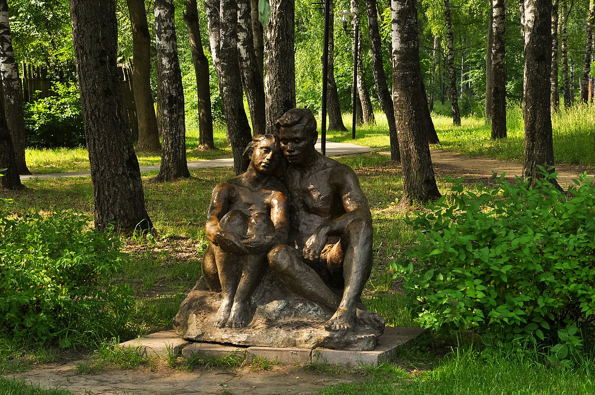 Скульптура "Влюбленные"